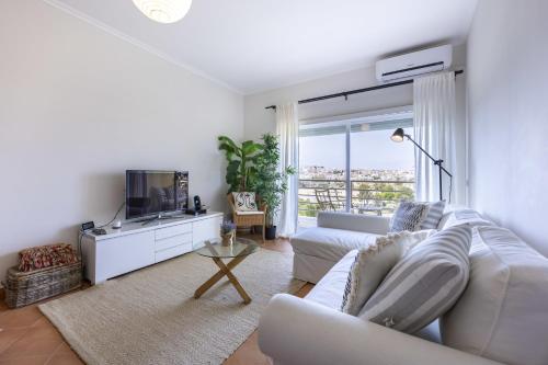 City & Sea view apartment, Meia Praia Lagos
