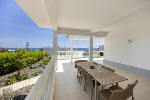 Villa Magical Light/Beach and Golf, Lagos