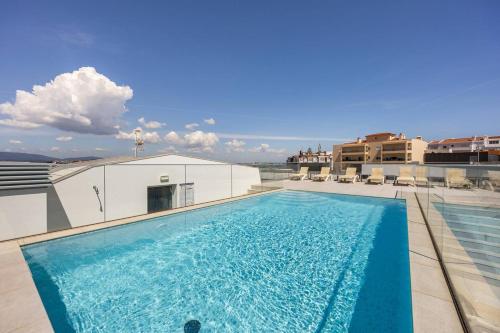 Brand New apartment, central w/pool and parking