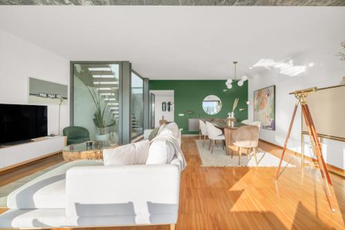 Exclusive Penthouse T2(T3) l Private roof top