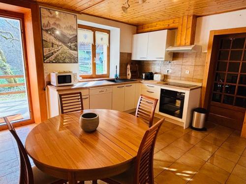 Køkken eller tekøkken på Le Lodge des Aulps