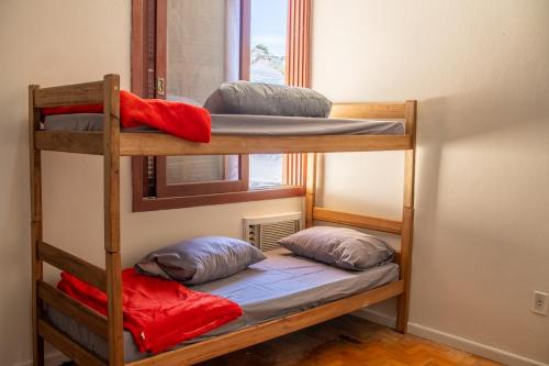 Giường trong phòng chung tại hostel Rep MADAGASCAR