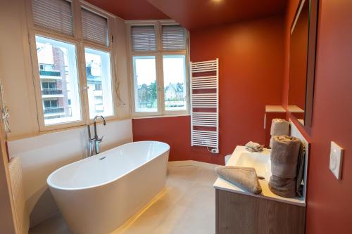 Ένα μπάνιο στο La Léontine