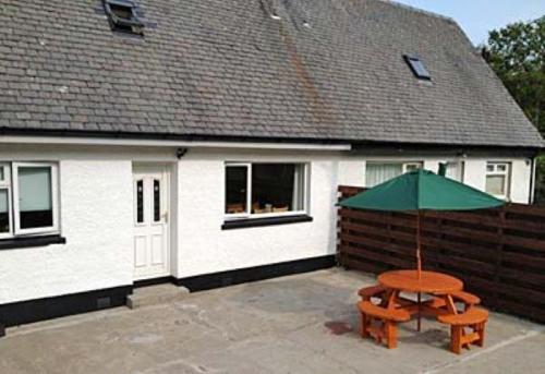 Το κτήριο όπου στεγάζεται  η παραθεριστική κατοικία