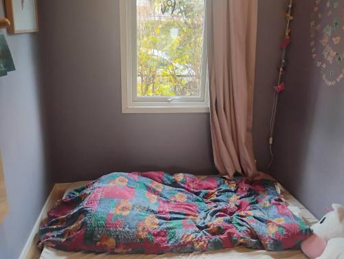 Postel nebo postele na pokoji v ubytování Nicely decorated house near forest and town