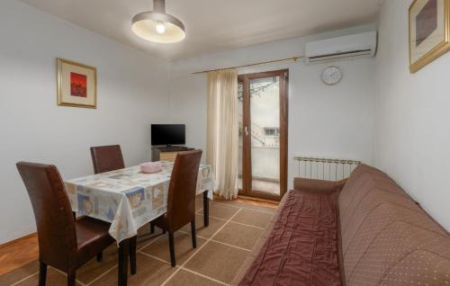Gorgeous Apartment In Porec With Wifi