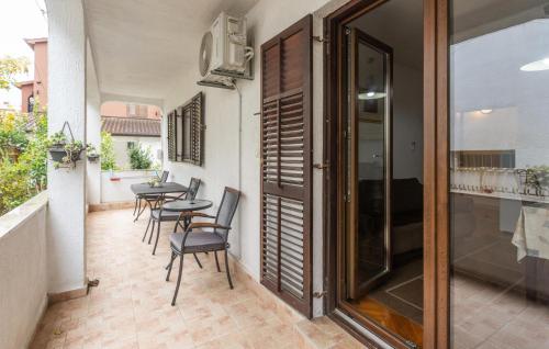 Gorgeous Apartment In Porec With Wifi