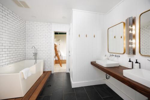 Gallery image of Ruschmeyers Hotel in Montauk