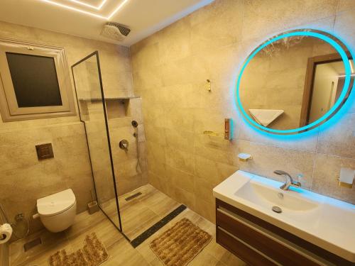 Koupelna v ubytování Tahrir apartments