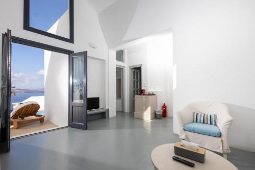 Grand Ambassador Santorini Hotel