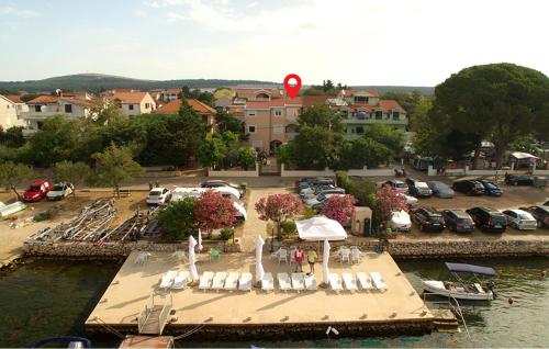 2 Bedroom Nice Apartment In Turanj