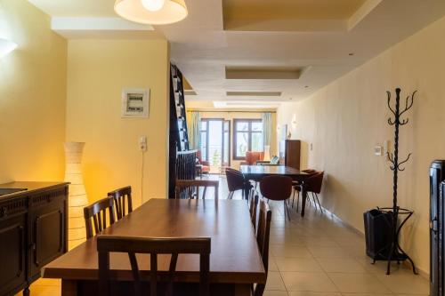 Georges Poet Maisonette