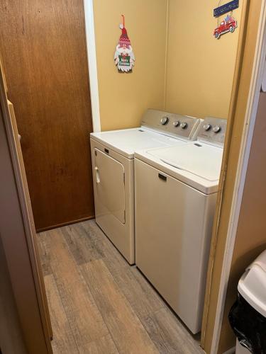 a washer and dryer in a small room at Maple Street Overlook in Bryson City