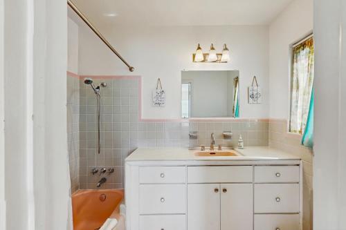 Et badeværelse på Sunsetter on Sapphire Shores