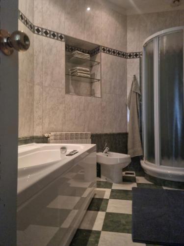 Big terrace 2 BR with AC 2 steps from main square