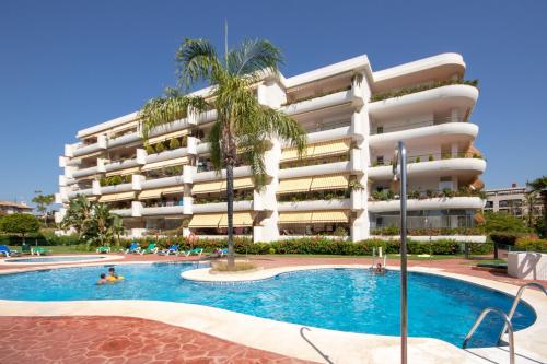 Spacious Penthouse Guadalmina, San Pedro