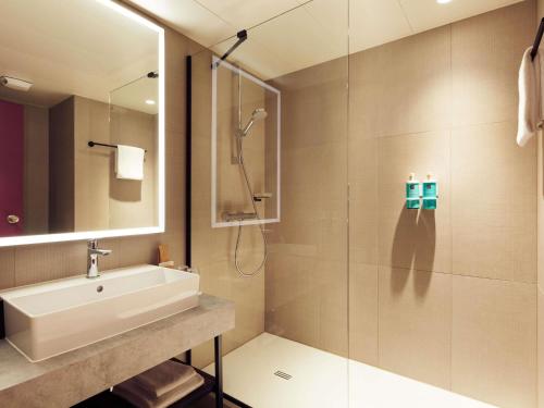 Koupelna v ubytování Novotel Zürich Airport Messe - newly renovated