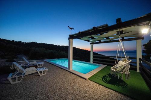 Πισίνα στο ή κοντά στο Authentic Stone House Piece of Heaven