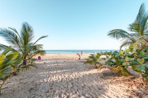 Foto da galeria de Discovery Inn & Suites at 681 Ocean Drive em Arecibo