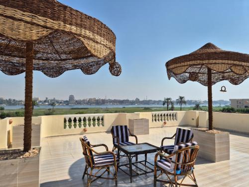 Nille and Garden View Apartment