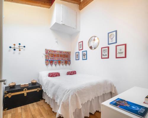 Colorful Venetian Apartment R&R photo 12