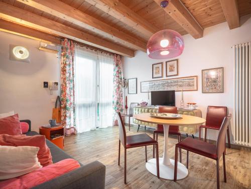 Colorful Venetian Apartment R&R photo 15