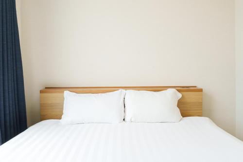 青葉邸-NIPPONBASHI Room 606-3 Min Walk to Kuromon Market South-Facing 2BR Residence