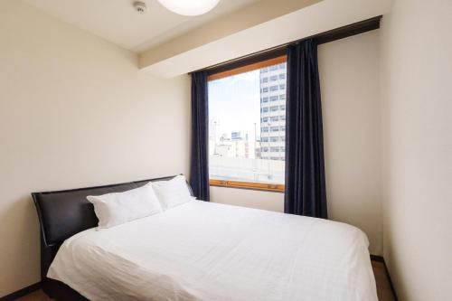 青葉邸-NIPPONBASHI Room 606-3 Min Walk to Kuromon Market South-Facing 2BR Residence