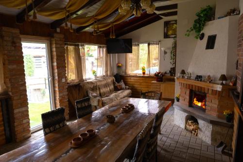 Χώρος καθιστικού στο AMA house