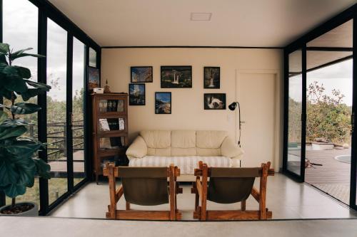 Χώρος καθιστικού στο Casa Melodia - AC, Rio e Ofuro Cavalcante