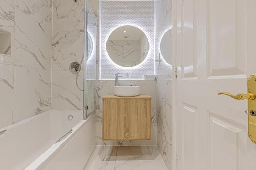 Ένα μπάνιο στο Hestia Travel London