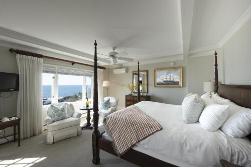 Postel nebo postele na pokoji v ubytování Cape Arundel Inn and Resort