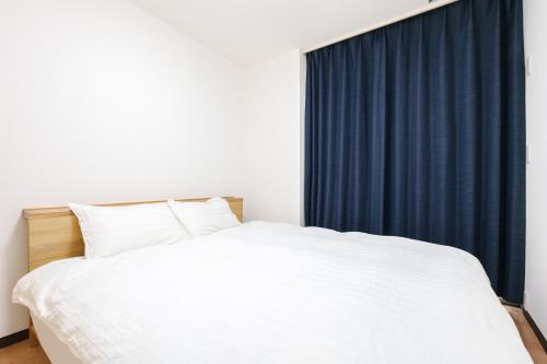 青葉邸-NIPPONBASHI Room 601-3 Min Walk to Kuromon Market 2BR Family Residence