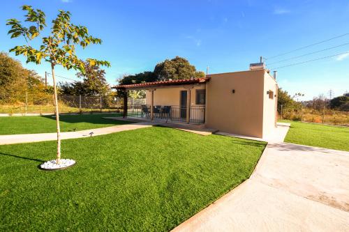 Το κτήριο όπου στεγάζεται  η παραθεριστική κατοικία