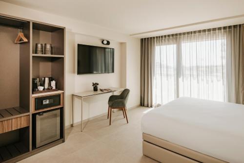 Regional Hotel by NEU Collective — Photo of the whole room