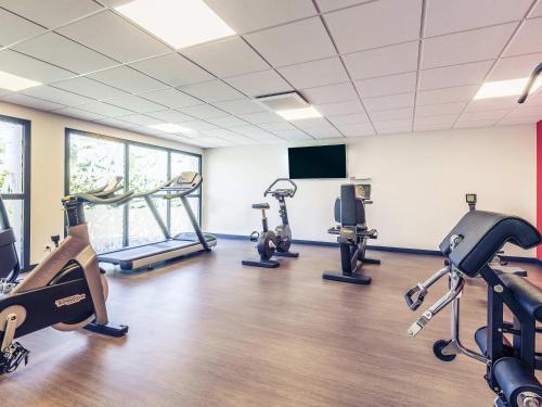Fitness centrum a/nebo fitness zařízení v ubytování Mercure Bourg En Bresse