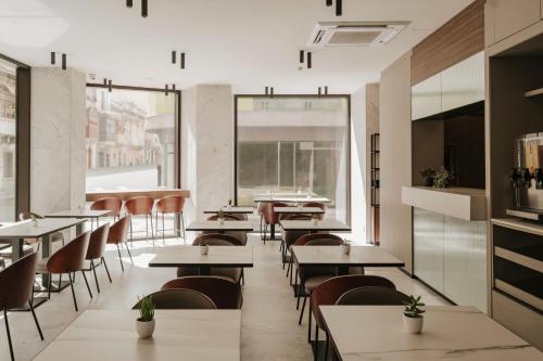 Restaurace v ubytování Regional Hotel by NEU Collective