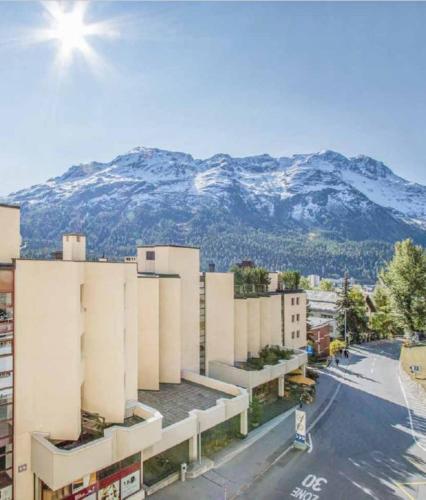 CB102-B - Bijou, Holz, zentral, mit Garage und Pool