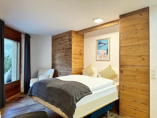 Bijou, Holz, zentral, mit Garage und Pool -CB102-B photo 2