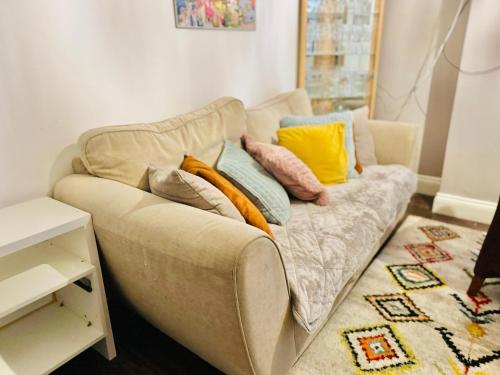 Χώρος καθιστικού στο Room 4 Shared House