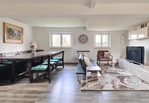 TV a/nebo společenská místnost v ubytování Casa Vacanze Monferrato