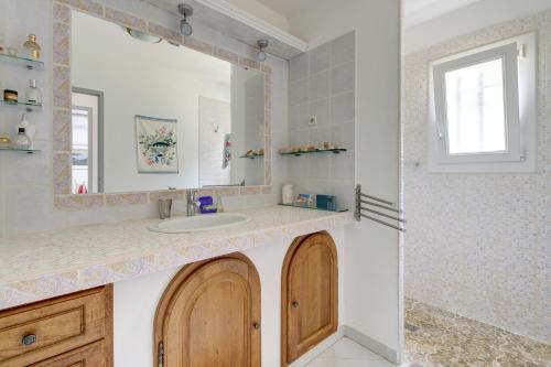 Ένα μπάνιο στο La maison de juju