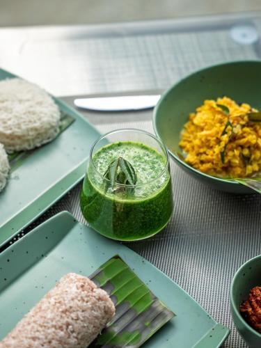 Comida en o cerca de este hotel