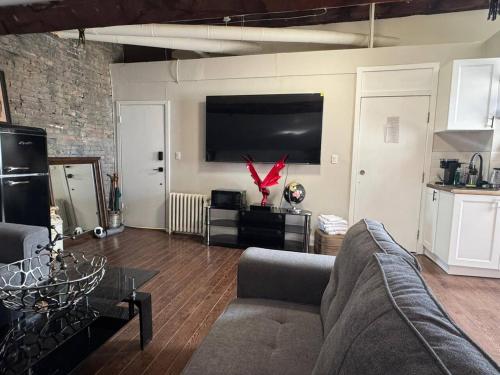 Gallery image of Charming Downtown 3BR Combo Room in London