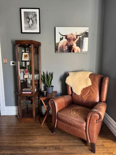 Khu vực ghế ngồi tại 3BD Heritage Home Escape