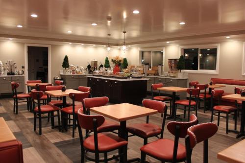 Loungen eller baren på Travelodge by Wyndham Santa Maria