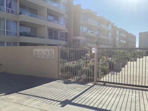 Το κτήριο όπου στεγάζεται  το διαμέρισμα