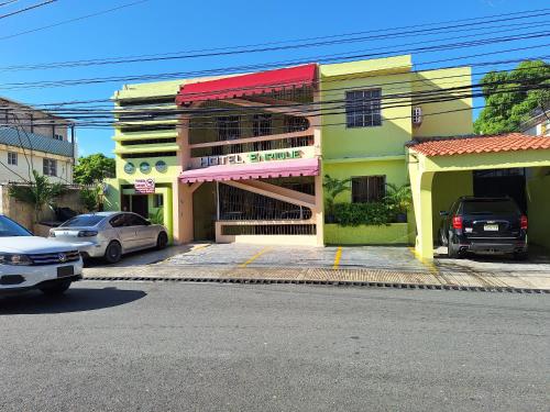 Hotel Enrique I Gazcue, Bed and Breakfast