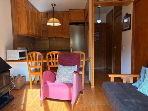 Chimenea en invierno, piscina en verano - Herbasabina 3