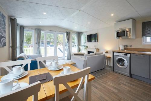 Host & Stay - Tarn Lodge photo 13